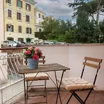 בית הארחה Comfy Vatican 4*
