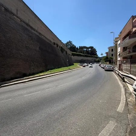 Comfy Vatican Гостевой дом Рим
